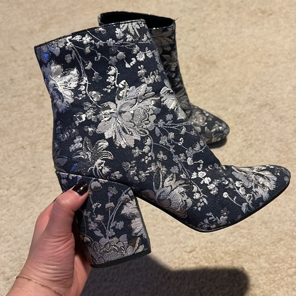 Merona 6.5 Blue & Metallic Floral Booties - Picture 2 of 4